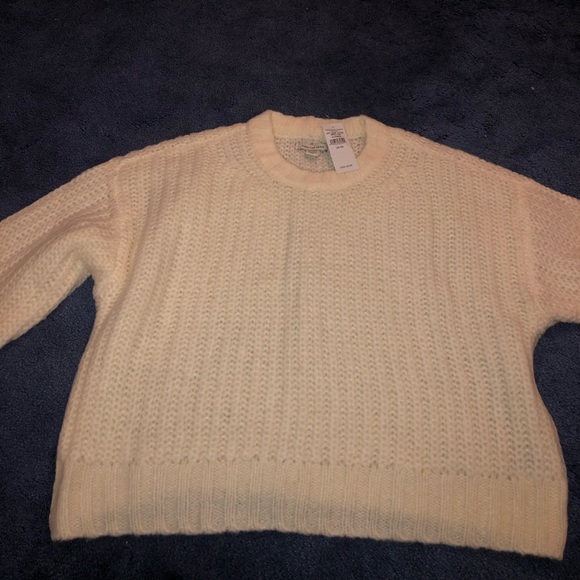 Sweater - Picture 3 of 6